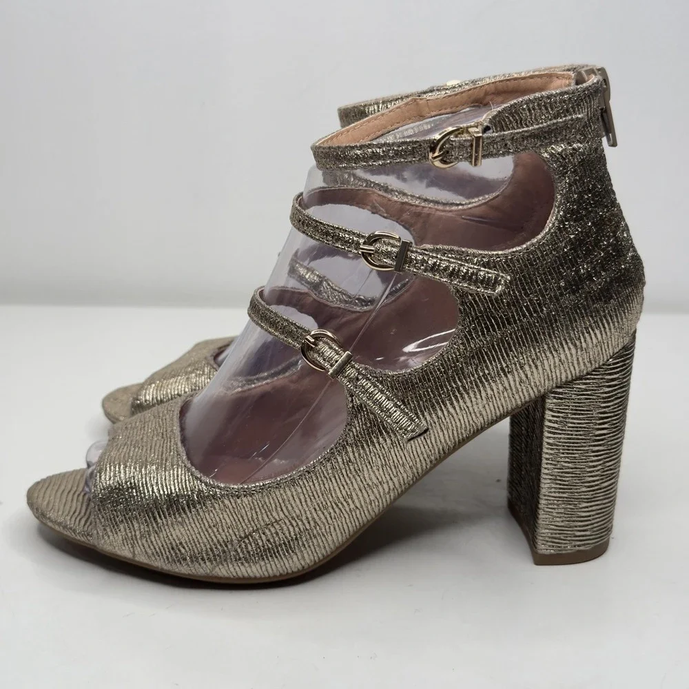 Report Deschutes Heeled Sandals Women 7W Gold Metallic Triple Strap‎ Block Heel